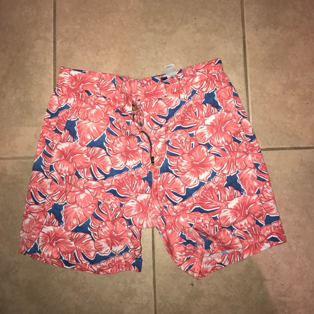Vineyard Vines Floral Breaker Shorts